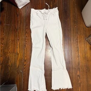 SHEIN White Frayed Detail Top with Lace Trim